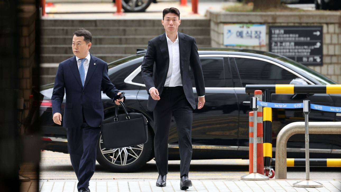 Skandalprofi drohen vier Jahre Haft