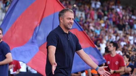 Hansi Flick feiert zum Ligaauftakt mit Barca einen knappen Sieg und schickt damit ein erstes Zeichen an seine Kritiker.
