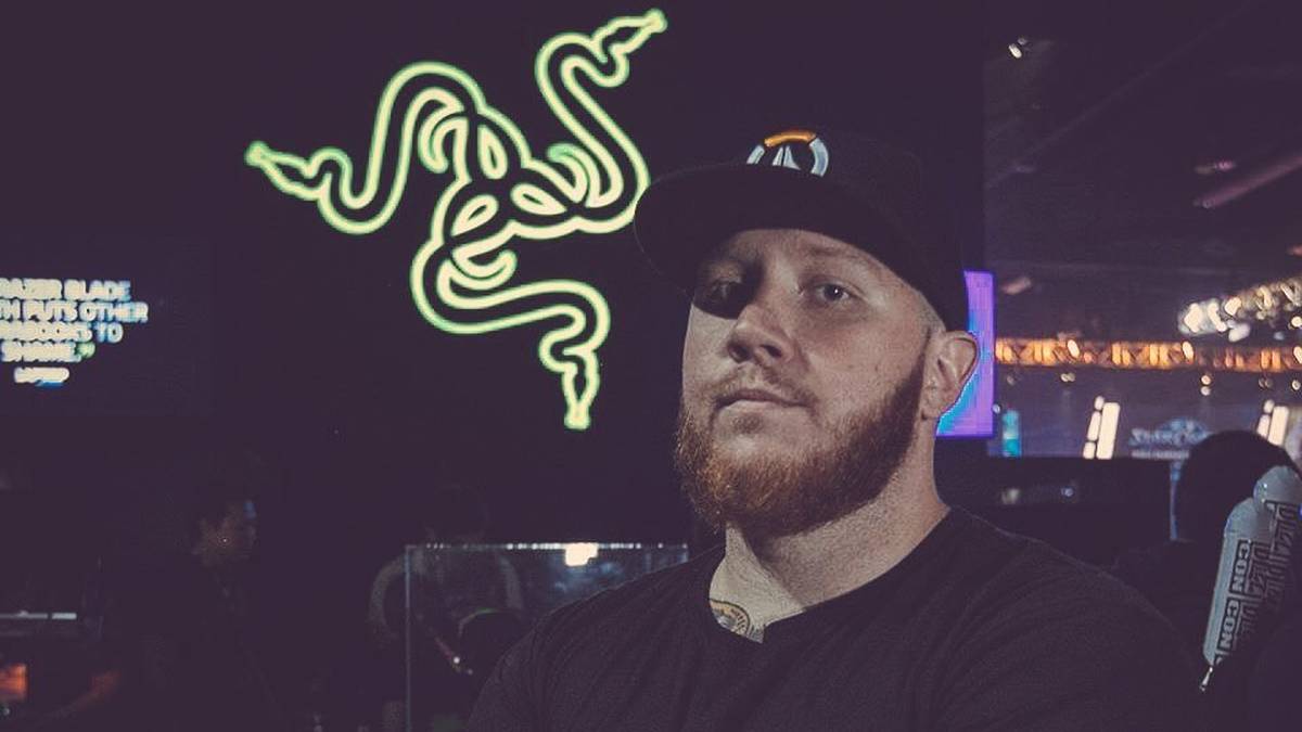 TIMTHETATMAN - 2,6 Millionen Follower: Timothy John “TimTheTatMan” Betar ist bereits seit mehreren Jahren auf Twitch und Youtube aktiv. Zu Beginn streamte er Ego-Shooter wie Call of Duty und CS:GO. Mit dem Fortnite-Boom erlangte auch er viel mehr Aufmerksamkeit nicht zuletzt wegen seinen Kollaborationen mit den Streamern Ninja und Dr.Lupo. Seit 2016 ist der unterhaltsame Entertainer verheiratet