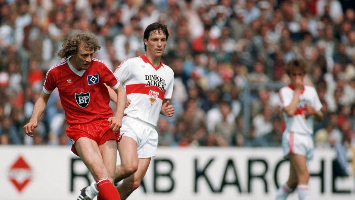 PLATZ 7 - 1984, VFB STUTTGART (7 Tore): Der VfB, Gladbach und der HSV gingen nach 34 Spieltagen punktgleich durchs Ziel. Stuttgart konnte sich sogar noch ein 0:1 im Saisonfinale gegen den HSV leisten, die Hamburger blieben mit einer um sieben Tore schlechteren Tordifferenz hinter den Schwaben
