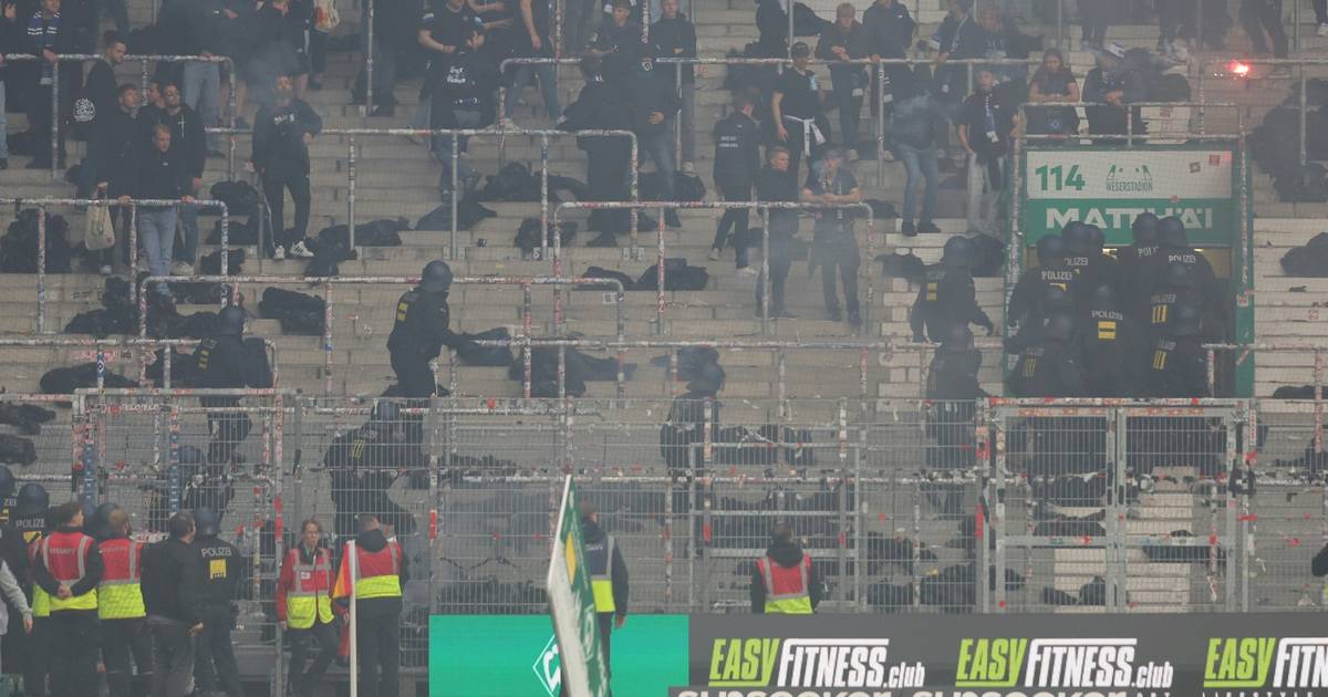 Violent riots after the North Derby: Fire, police, and brawls!