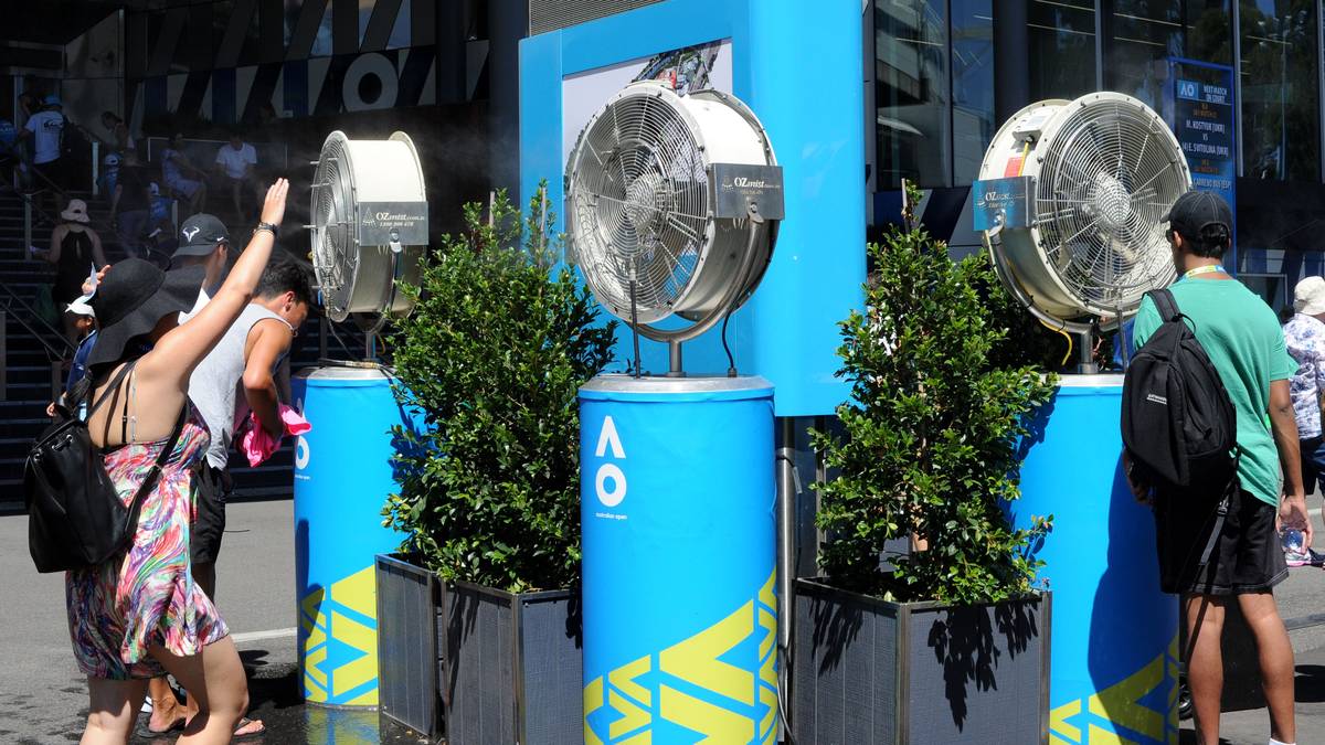 Die Hitze in Melbourne ist in diesen Tagen fast unerträglich. Am fünften Tag der Australian Open zeigt das Thermometer fast 40 Grad an. Wer nicht gerade in einem Stadion auf den Plätzen schmort, hält sich deshalb vor den großen Ventilatoren auf