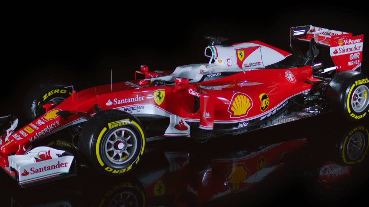 Motorabdeckung und Airbox sind bei dem neuen Modell überwiegend in weiß gehalten. Verändert wurde unter anderem auch der höhergezogene Frontbereich, die Nase wirkt kürzer. Zudem ist das Auto laut Chefdesigner Simone Resta aerodynamischer als das Vorgängermodell