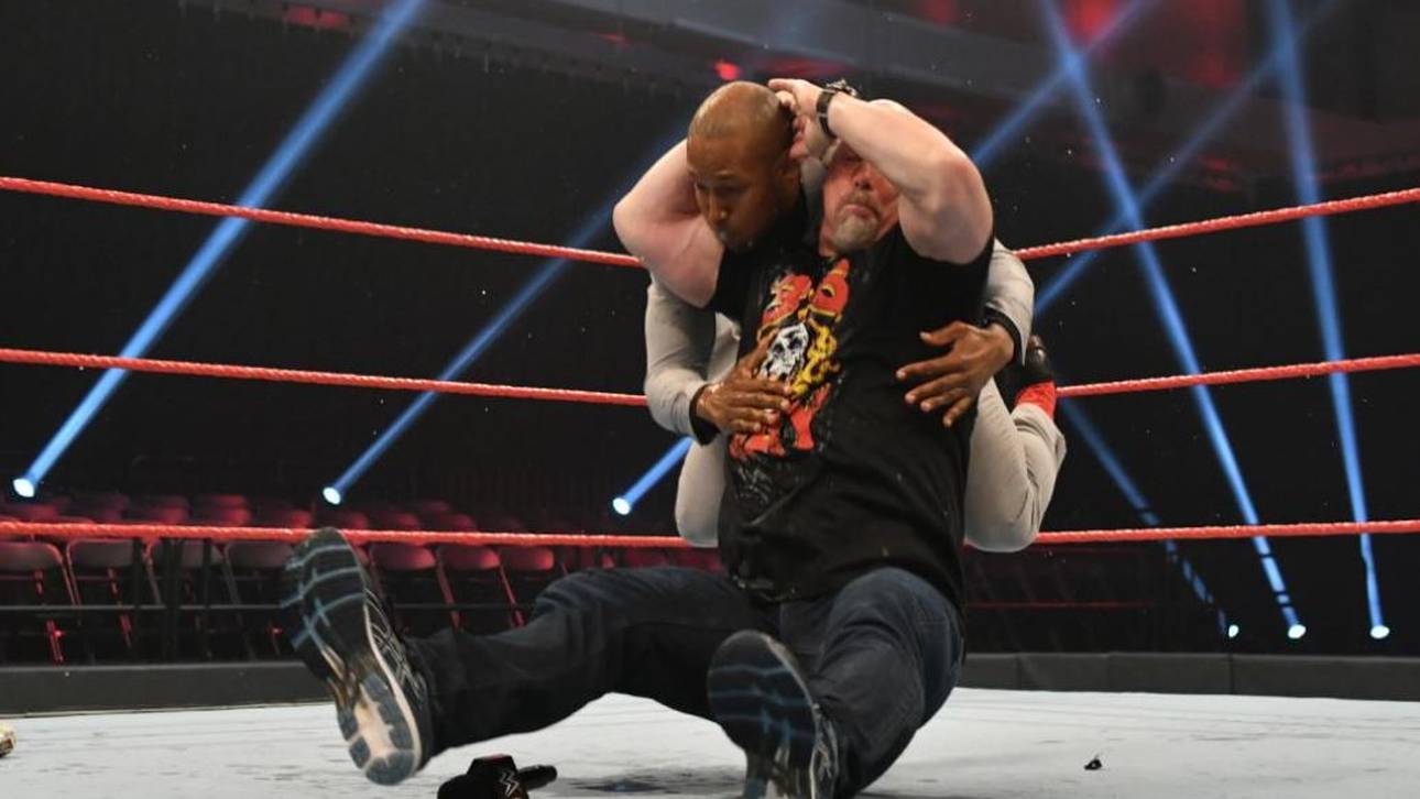 WWE: Austin und Taker räumen auf