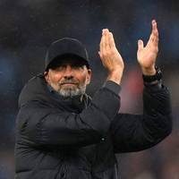 Jürgen Klopp wird das Finale der Champions League hautnah miterleben. Der Noch-Liverpool-Trainer folgt einer Einladung.
