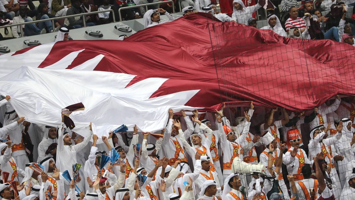 Fans des Gastgebers bei der Handball-WM in Katar