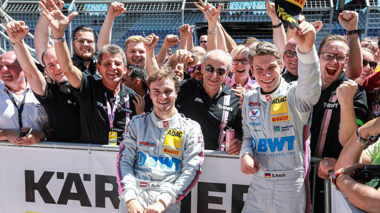 Auer fährt auf Podiumsplatz