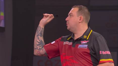 Der Belgier Kim Huybrechts startet mit einem deutlichen 3:0 Sieg in die Darts-WM und lässt Außenseiter Grant Sampson keine Chance.