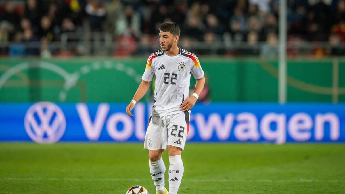 Umut Tohumcu: Sein Debüt in der Bundesliga gab er 2023 für seinen Jugendverein TSG 1899 Hoffenheim. Sein Trainer Pellegrino Matarazzo lobt: "Er liefert immer." 