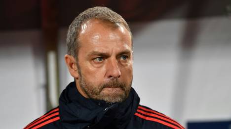 Bayern-Trainer Hansi Flick gehen vor der Partie gegen Wolfsburg die Spieler im Mittelfeldzentrum aus. Das sind seine Alternativen. 