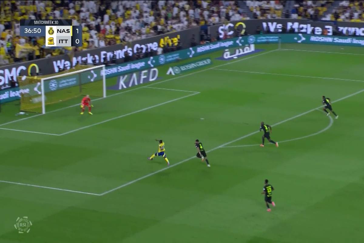 Der Tabellenvierte Al Nassr trifft auf den Tabellenführer Al Ittihad. Im Kampf um eine Chance auf die Meisterschaft unterliegen CR7 und Co. ihrem Gegner.