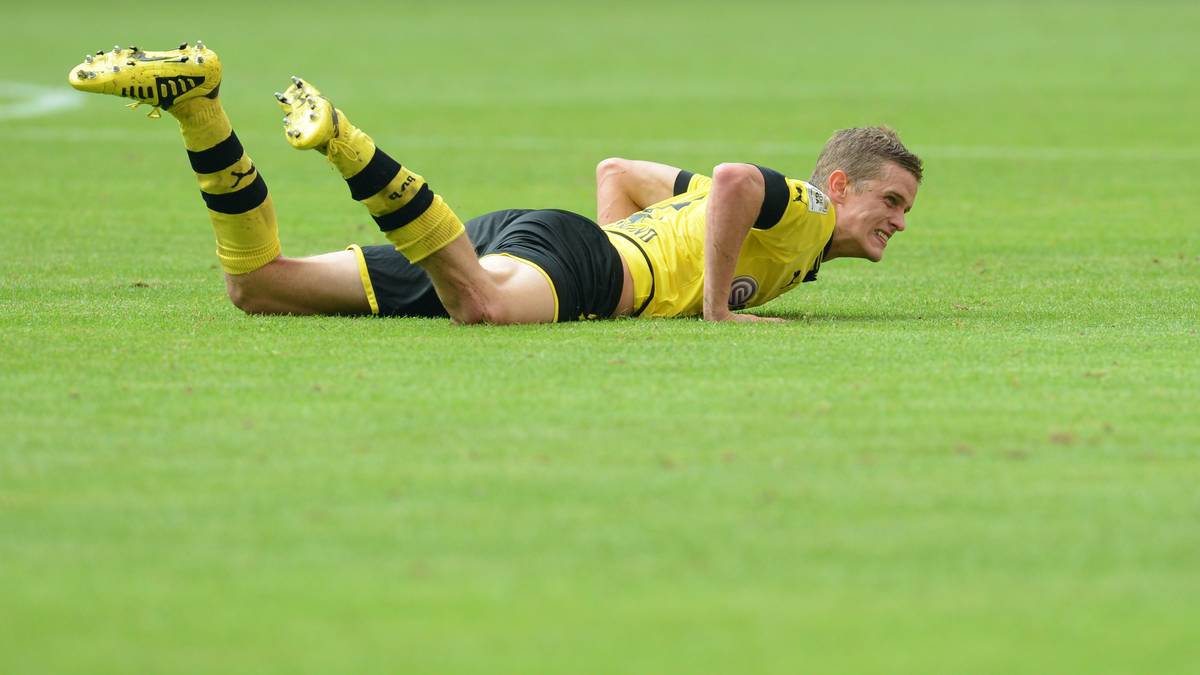 LEISTENBRUCH (August 2012): Die neue Saison beginnt für Bender gleich wieder mit einer Zwangspause. Wegen Leistenbrüchen muss der Abräumer an beiden Leisten operiert werden. Einen Monat später kehrt er zurück