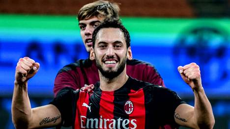 Der Vertrag des Ex-Bundesligaprofis läuft im Sommer aus. Wäre er im Winter als Schnäppchen zu haben? Außerdem: Wilshere liebäugelt mit Bundesliga.