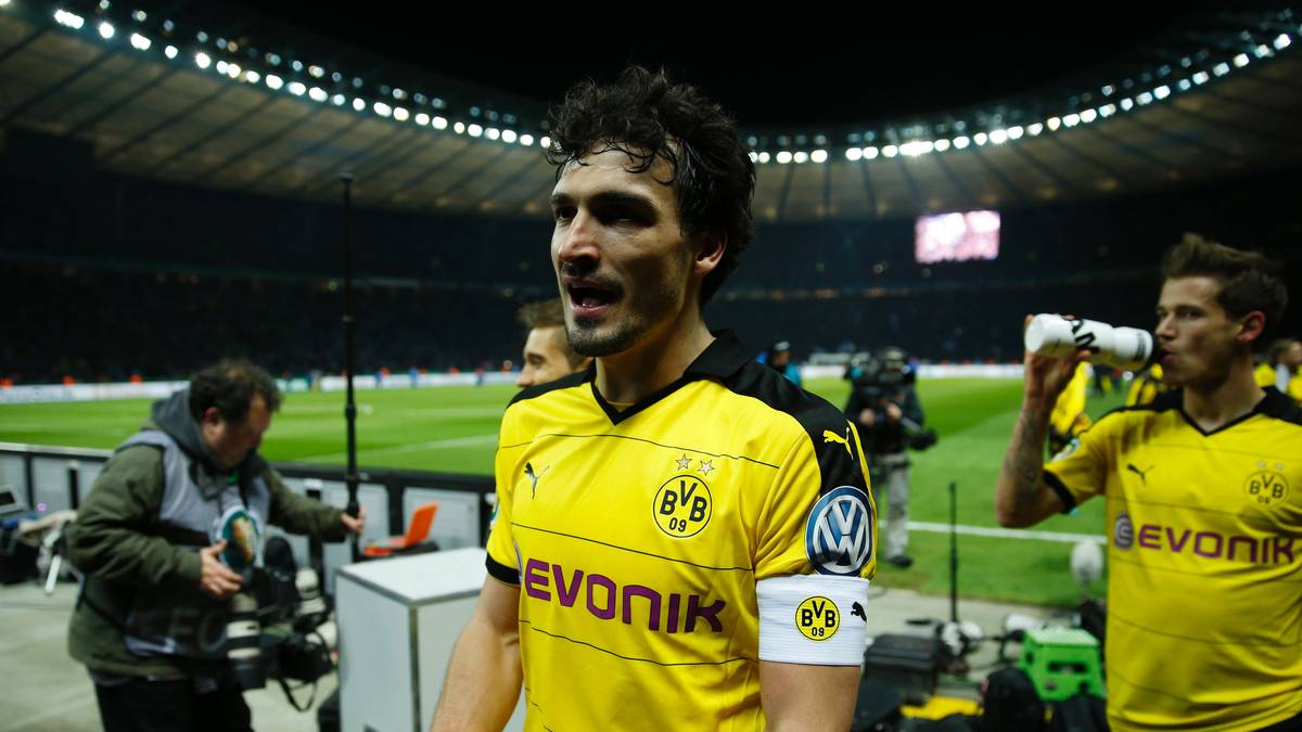 Hermann Hummels macht sich Gedanken über die berufliche Zukunft seines Sohns und scheucht damit halb Europa auf. SPORT1 zeigt, welche Option für Mats Hummels in Betracht kommen - wie wahrscheinlich ein Wechsel ist