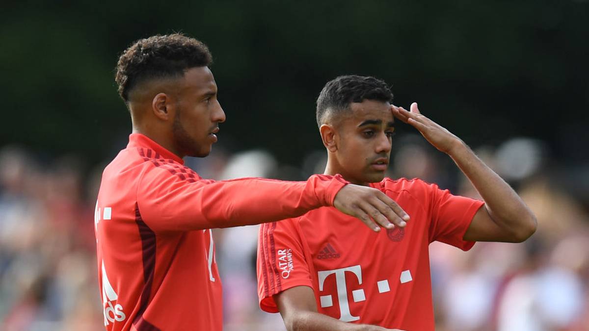 In elf Partien für Bayern II erzielte der 20 Jahre alte offensive Mittelfeldspieler (r. neben Corentin Tolisso) vier Tore und bereitete weitere fünf Treffer vor. Jetzt will er auch bei Flick überzeugen und sich im Training für den ersten Einsatz beim deutschen Rekordmeister empfehlen