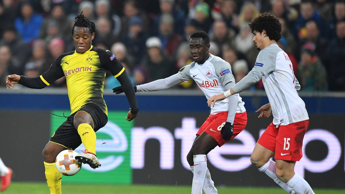 "Der Standard": Dortmund ist keine Hürde. Der achtmalige deutsche Meister erarbeitete sich mühsam etwas mehr Ballbesitz, brachte aber kaum flüssige Aktionen zusammen. Die Salzburger, im Europacup bis dahin 18 Spiele en suite ungeschlagen, brauchten nicht allzu lange, um sich von der Harmlosigkeit des prominenten Gegners zu überzeugen