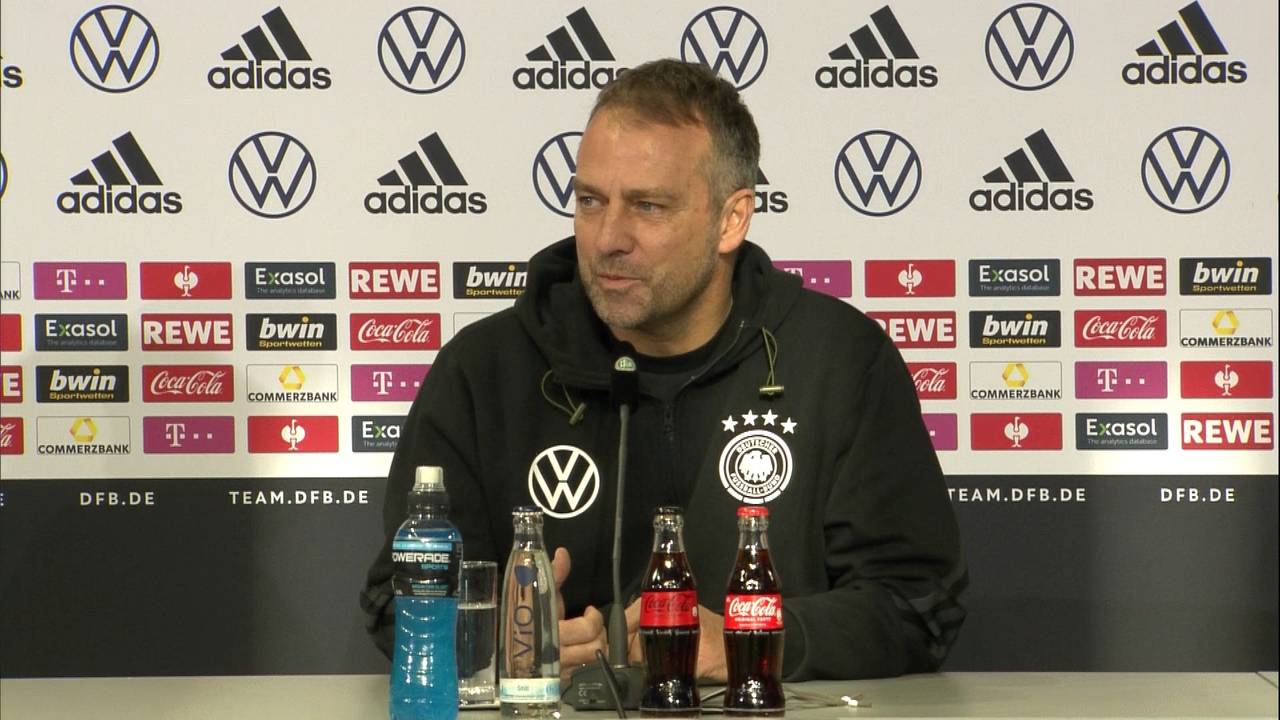 Flick heizt Spekulationen an