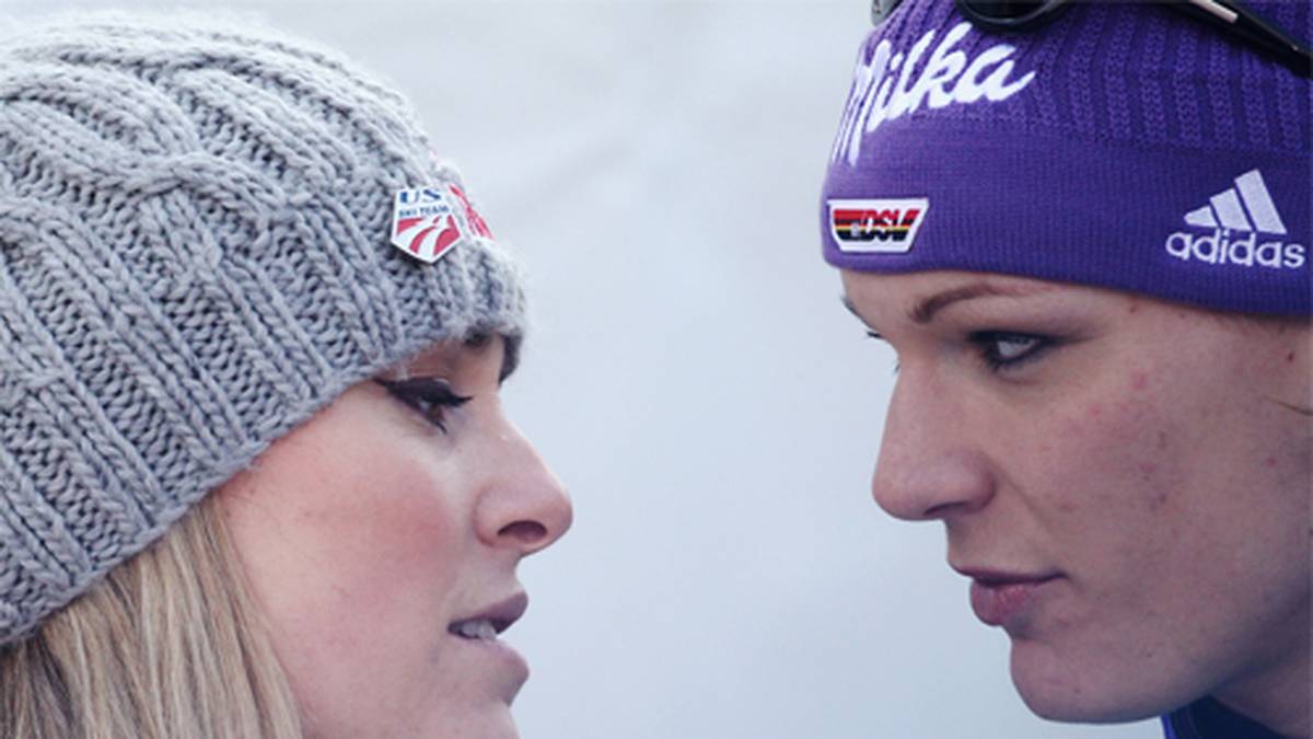 Da aber auch Vonn zu den absoluten Topläuferinnen gehört, entwickelt sich ein immer größerer Konkurrenzkampf, das Verhältnis der Beiden kühlt merklich ab. Ein Streit um Vonns angeblich regeldwidrige Ausrüstung bringt das Fass zum Überlaufen. Die einstigen Freundinnen wechseln kein Wort mehr miteinander