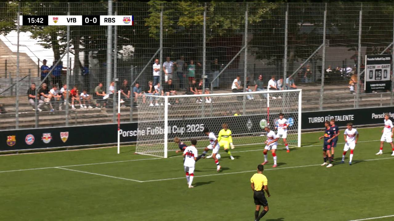 Dieser Kopfball-Streich lässt Salzburger Talente jubeln | Porsche Fußball Cup