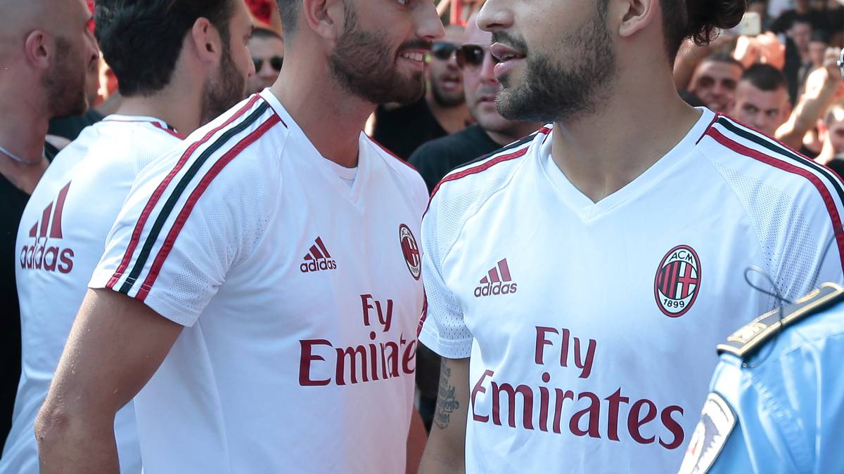 RICARDO RODRIGUEZ: Noch ein Spieler aus der Bundesliga. Der 24 Jahre alte Schweizer (r.) soll links in der Viererkette spielen. Das hat er zuvor fünf Jahre lang in Wolfsburg getan. Der VfL bekommt dafür angeblich knapp 20 Millionen Euro