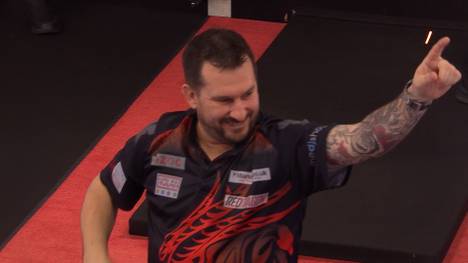 Johnny Clayton gewinnt den 13. Spieltag der Premier League of Darts in Finale gegen Michael van Gerwen mit 6:3. Im Viertelfinale bezwang er James Wade mit 6:2, im Halbfinale Anderson 6:4.