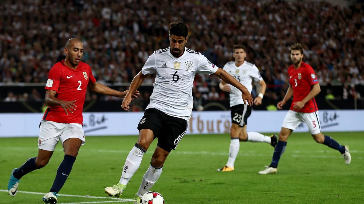 SAMI KHEDIRA: Mit lautem Beifall begrüßt, als er Rudy ersetzte (60.). Gliederte sich unauffällig ins Spiel ein. Leitete dann Gomez‘ Treffer mit ein. SPORT1-Note 2,5