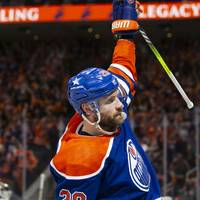 Eishockey-Star Leon Draisaitl hat die Edmonton Oilers mit zwei Treffern ins Viertelfinale der NHL-Playoffs geführt. Wieder war Los Angeles kein Stolperstein.