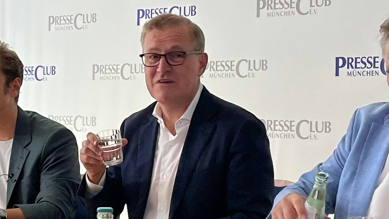 Regionalliga-Reform: Bayern-Boss Dreesen unterstützt DFB