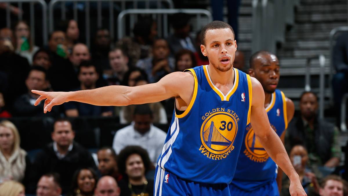 11 DREIER - STEPH CURRY (Golden State Warriors, Saison 12/13 vs. New York Knicks, Saison 15/16 vs. Washington Wizards, Saison 16/17 vs. Charlotte Hornets, Saison 18/19 vs. Washington Wizards)