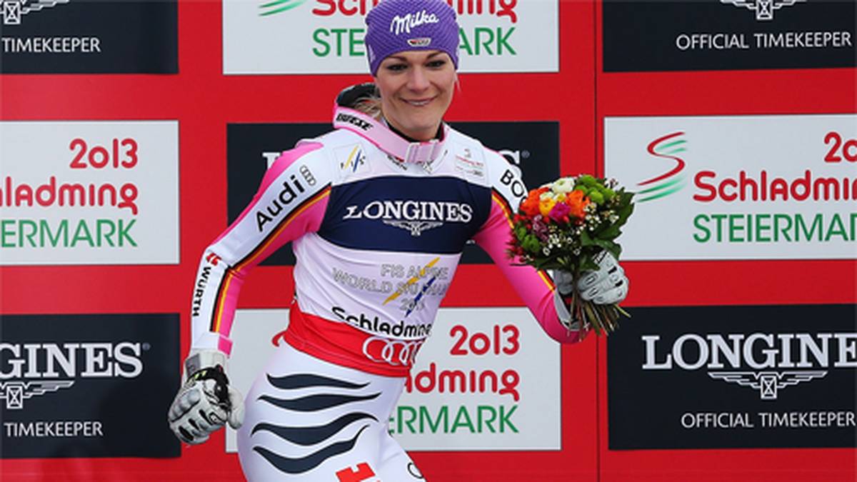 2012/2013 steht wieder eine WM auf dem Programm. Dieses Mal geht es ins österreichische Schladming und erneut beweist Riesch, das sie bei Großereignissen auf den Punkt topfit ist. In der Super-Kombination holt sie sich ihren zweiten Weltmeistertitel und wagt spontan ein Tänzchen auf dem Siegerpodest