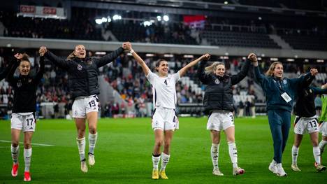 Deutsche Nationalspielerinnen treten vor dem Spiel gegen Island mit neuem Outfit auf und setzen ein Zeichen