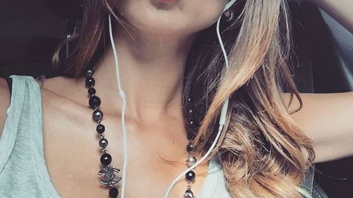 Den Kussmund beherrscht Bonzanni, die mit Behrami die siebenjährige Tochter Sofia hat, gut. Auch beim Fußball kennt sie sich aus: Einst arbeitete sie als Showgirl bei der Fußballsendung "Quelli che il calcio" im italienischen Fernsehen