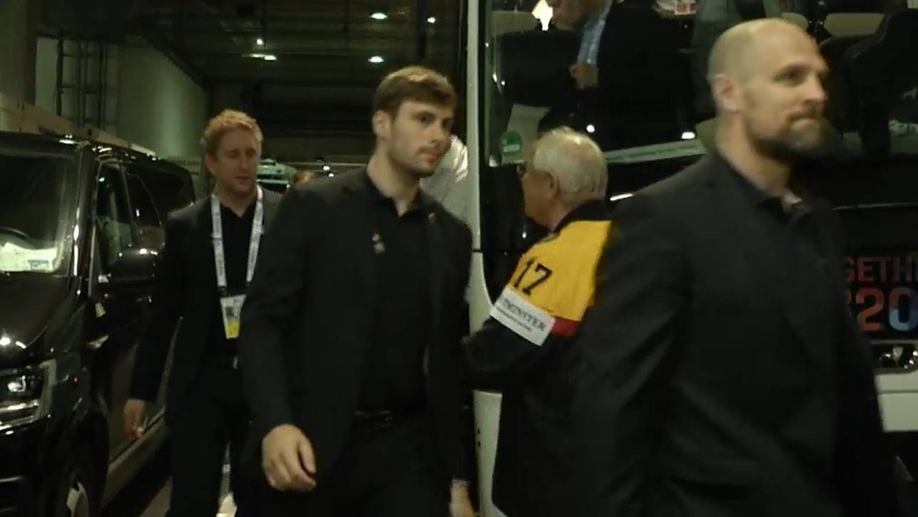 DEB-Team kommt an Arena an