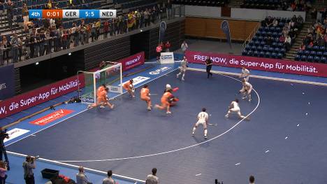 Die deutschen Hockey-Männer wenden in einem Krimi gegen die Niederlande einen Fehlstart bei der Heim-EM ab. Die Damen spielen dagegen souverän.