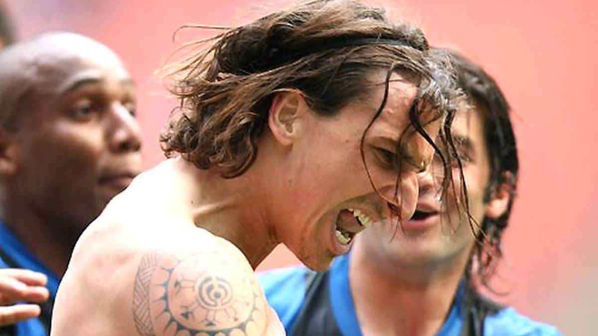 Nach diesem Turnier wechselt der Schwede in die Serie A. Fünf Spielzeiten läuft er für Juventus Turin und Inter Mailand auf - am Saisonende kann er immer die Meisterschaft feiern
                  
                  
                  
                  