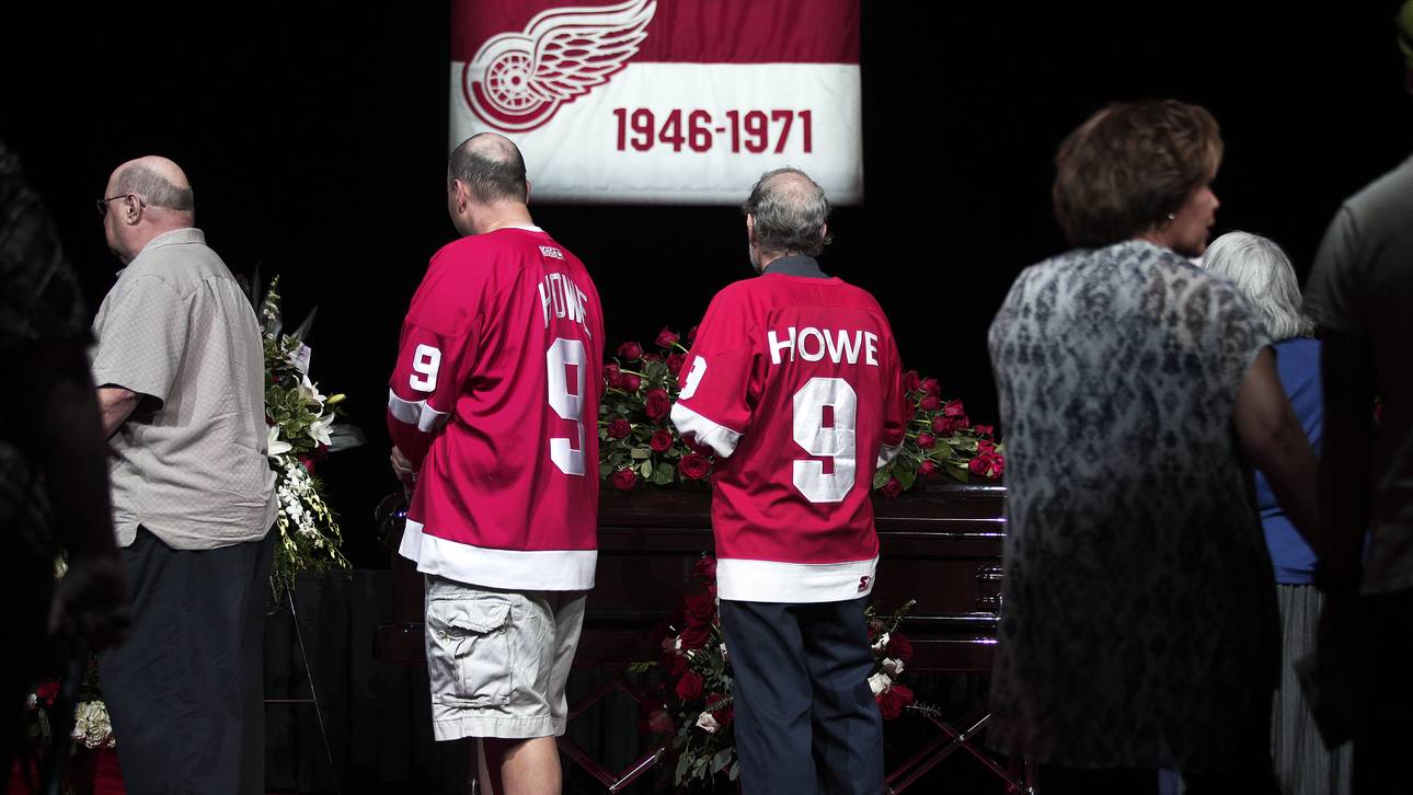 Tausende verabschieden „Mr. Hockey“
