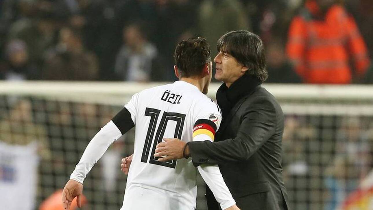 Löw in der Türkei im Gespräch