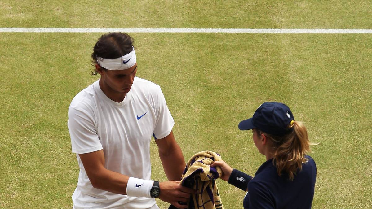 Denn ohne sein Handtuch kann er keinen Ballwechsel absolvieren - egal, ob er aufschlägt oder retourniert