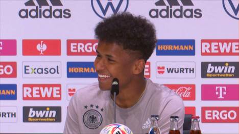 Auf DFB-Pressekonferenz schwärmt BVB-Neuzugang Karim Adeyemi von Sadio Mané und witzelt auch darüber, dass Mané zum falschen Verein gehen würde. 