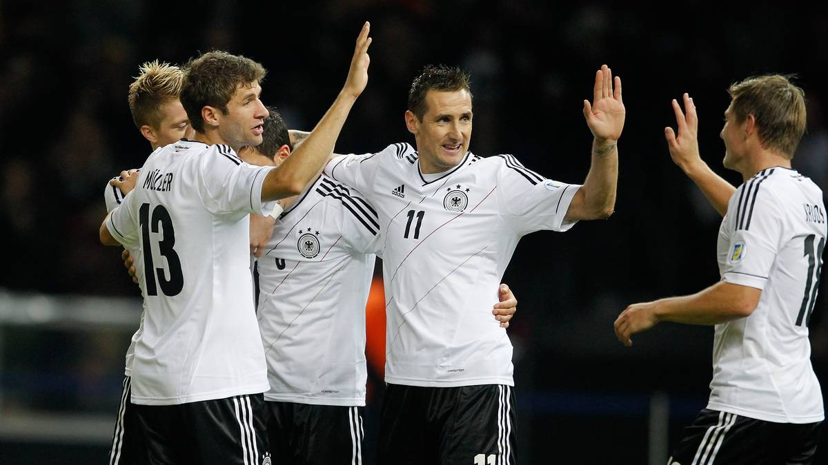 PLATZ 1, WM-QUALIFIKATION 2012 / Deutschland gegen Schweden 4:4 (3:0): Wer Augenzeuge des Wahnsinns von Berlin ist, wird dieses Spiel niemals vergessen. 