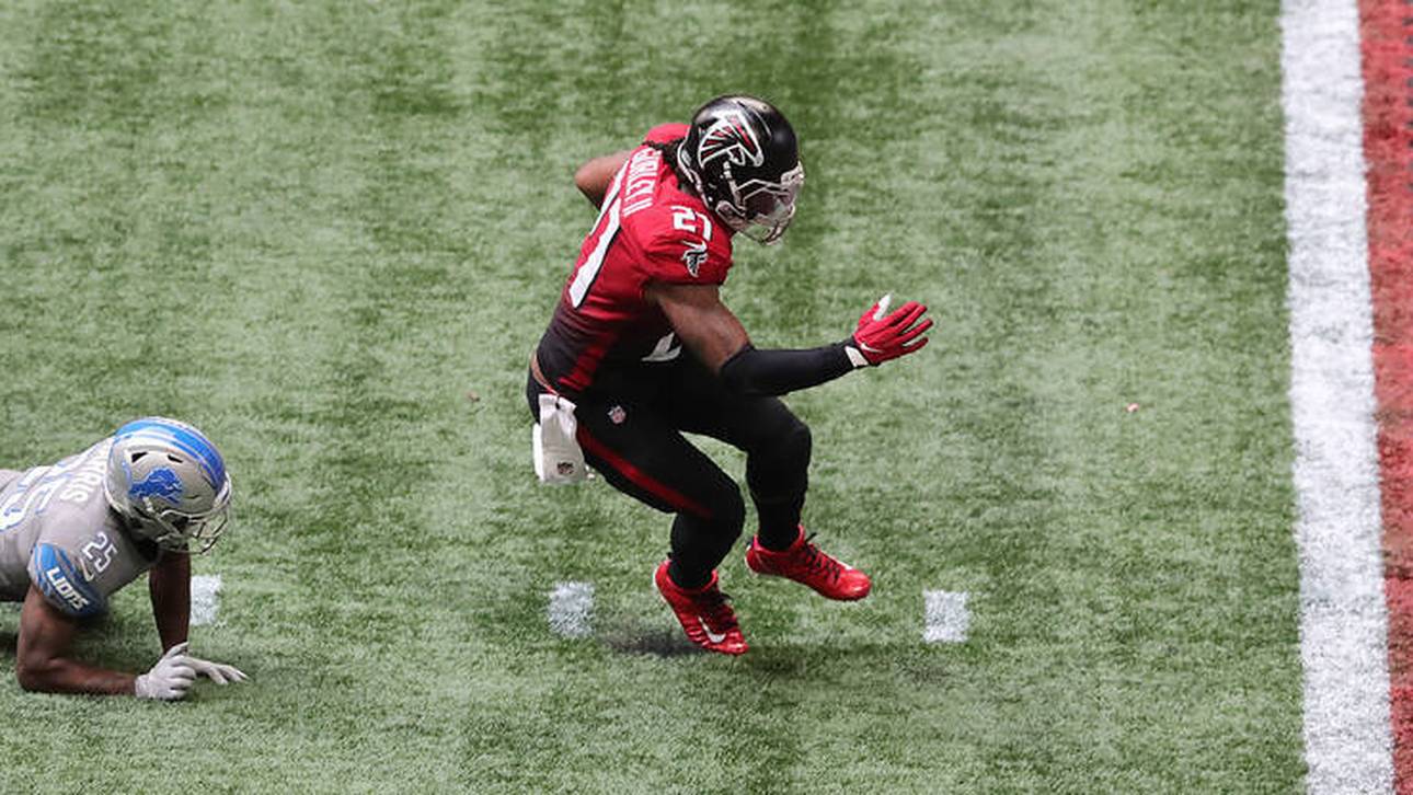 Das negative Highlight einer bisher verkorksten Saison: Todd Gurley will den Touchdown vermeiden, stolpert aber über die Linie und die Detroit Lions bekommen so nochmal den Ball zum Sieg