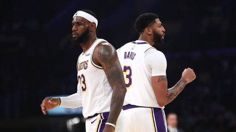LOS ANGELES, CALIFORNIA - OCTOBER 16:  LeBron James #23 and Anthony Davis #3 of the Los Angeles Lakers look on during the second half of a game against the Golden State Warriors at Staples Center on October 16, 2019 in Los Angeles, California. (Photo by Sean M. Haffey/Getty Images)