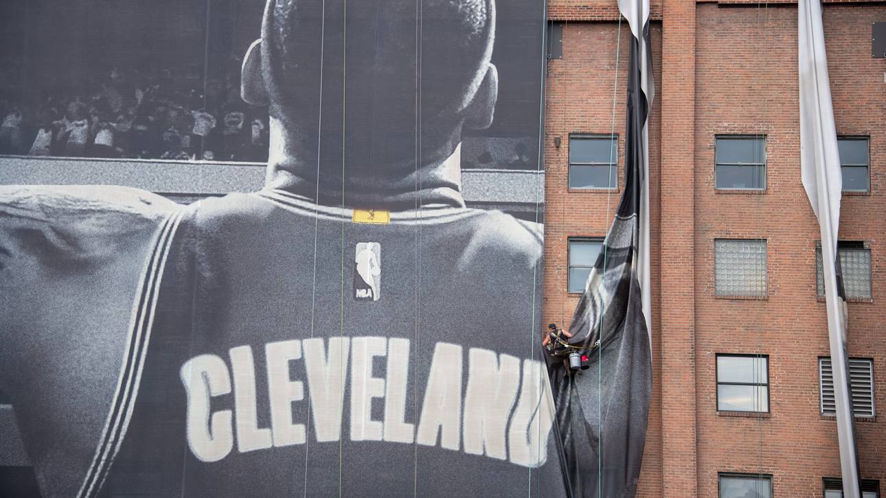 Riesiges LeBron-Banner abgehängt