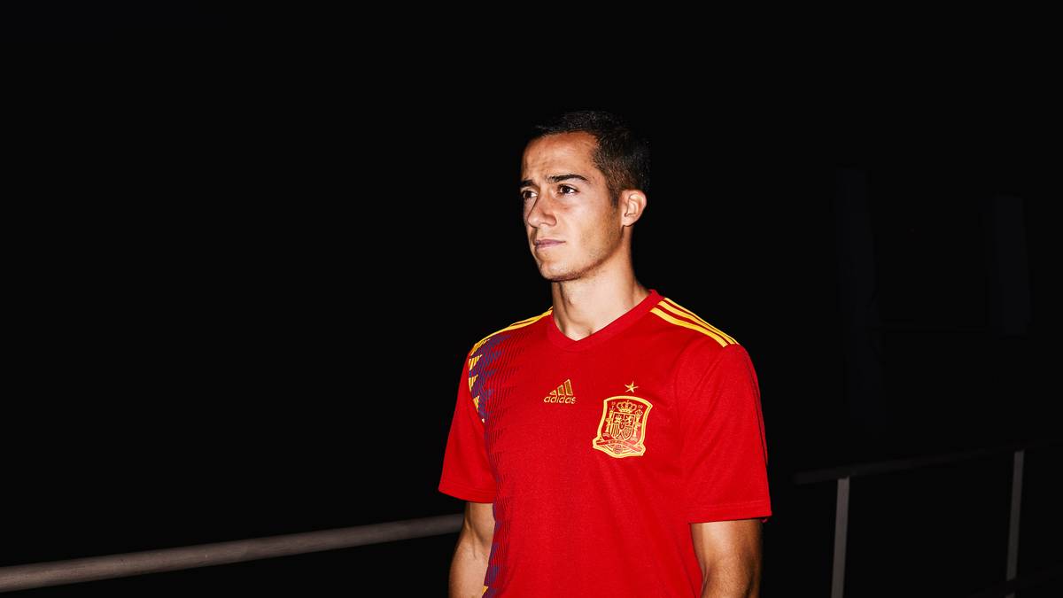 Ist die ganze Aufregung gar unnötig? Denn tatsächlich soll das Lila nur eine optische Täuschung sein, da die Elemente auf rotem Untergrund eigentlich blau seien. Das zumindest behauptet Neurowissenschaftlerin Susana Martinez Conde bei "Cadena Cope"