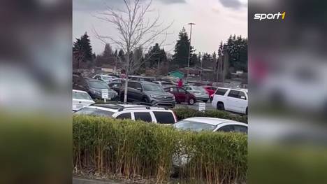 NBA-Star Shawn Kemp feuerte am helllichten Tag Schüsse auf einem Parkplatz ab. Der sechsmalige All-Star wurde von der Polizei nun festgenommen. 