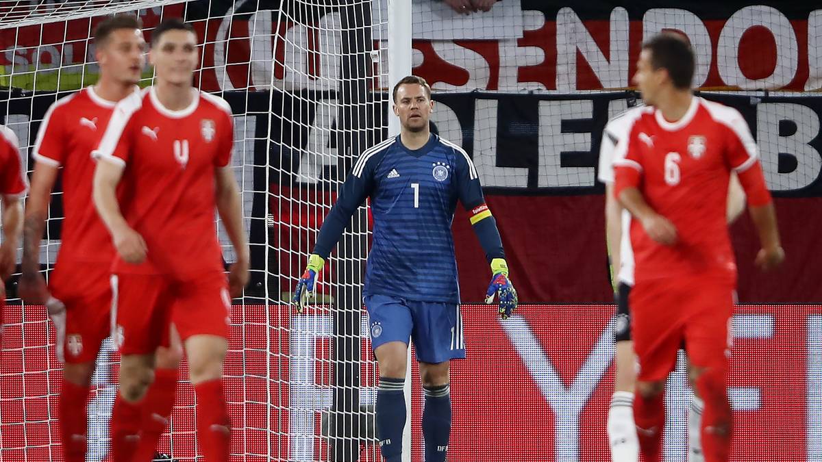 MANUEL NEUER (bis 45.): Der Kapitän durfte sich bis zur Halbzeit beweisen, wurde dann durch Herausforderer Marc-Andre ter Stegen ersetzt. Beim 1:0 durch Frankfurt-Juwel Jovic (12.) machtlos. Einmal spielte er einen Ball ins Nichts (28.). Ansonsten konnte er sich nicht auszeichnen. SPORT1-Note 3,5