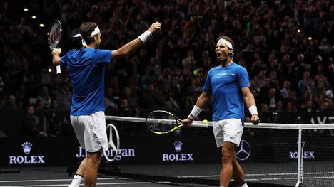 Roger Federer und Rafael Nadal gewinnen ihr gemeinsames Doppel beim Laver Cup