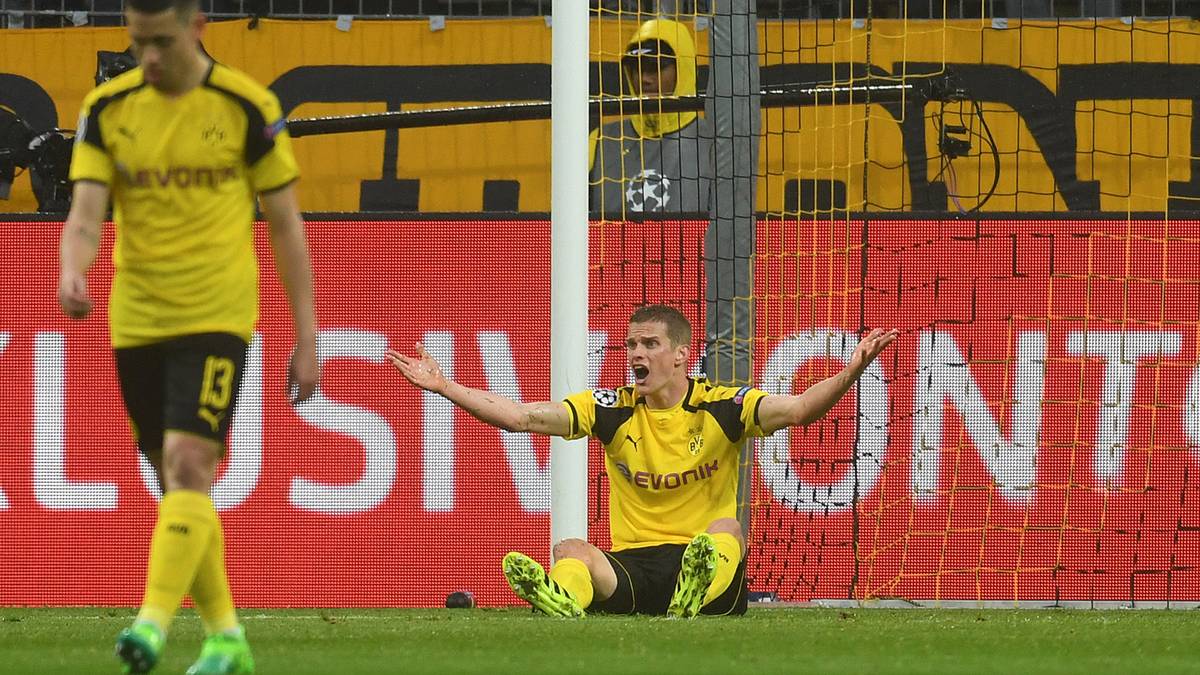 SVEN BENDER (bis 45.): In Hälfte eins mit zwei guten Ballgewinnen, ansonsten aber ohne nennenswerte Aktionen. Dann unglücklich als Eigentorschütze zum 0:2. Zur Pause von Thomas Tuchel ausgewechselt
