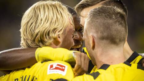 Julian Brandt mit Anthony Modeste, Marco Reus und Nico Schlotterbeck