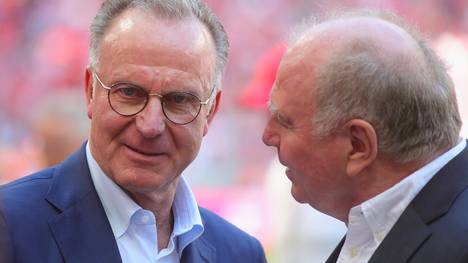 Karl-Heinz Rummenigge (l.) und Uli Hoeneß haben auf der FC-Bayern-PK abgerechnet